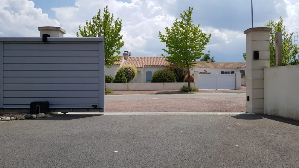 Portails à Sainte-Gemme Moronval